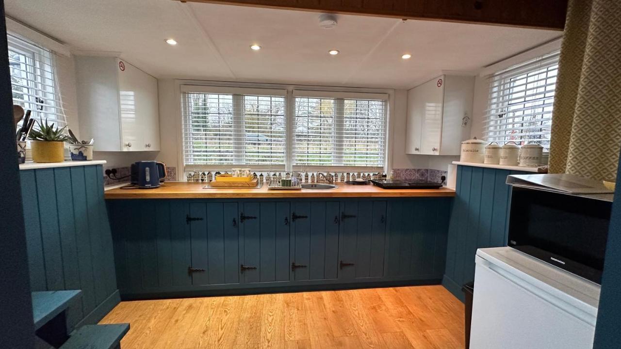 Toosey Lass - St Osyth Creek Saint Osyth Bagian luar foto